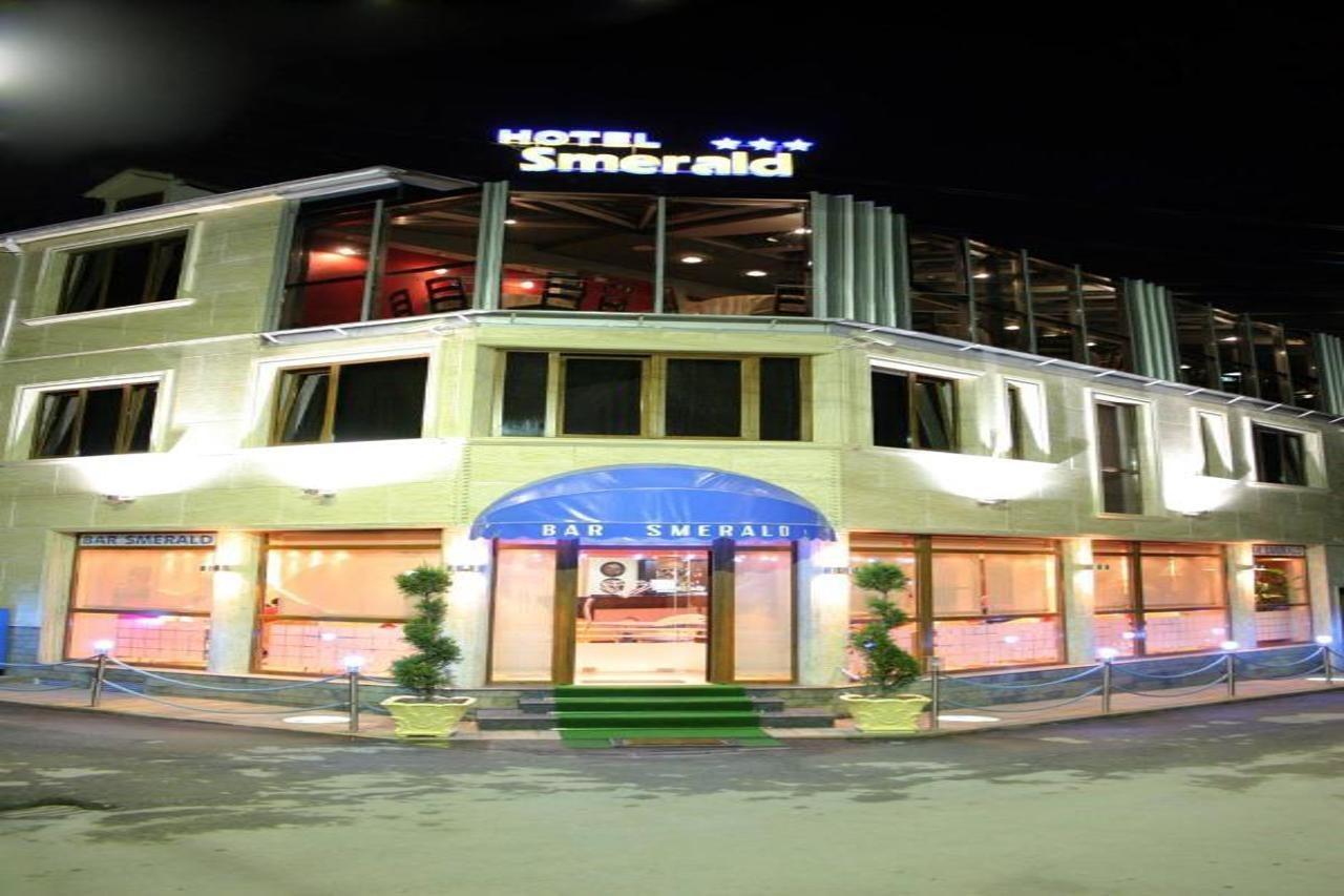 Hotel Smerald Korce Exterior photo